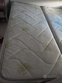 due materassi singoli prezzo 80 euro