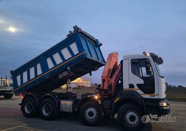 RENAULT KERAX 420 8x4 Con GRU PALFINGER