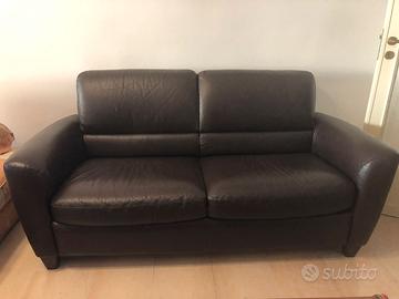 Divano letto di cuoio