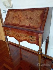 Mobiletto ribaltina intarsiato