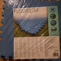 Tappeto sotto piscina