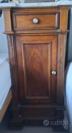 Coppia di Comodini Antichi in Noce – Fine '800 