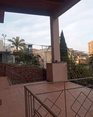 Locasi appartamento in stabile dell'Ottocento