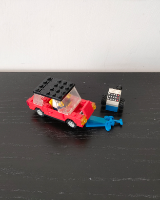 Auto con meccanico Lego