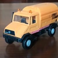 Mercedes-Benz Unimog Spazzatrice Welly 1/43