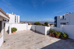 Attico panoramico con due terrazze a Cagliari