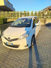 Toyota yaris 2012