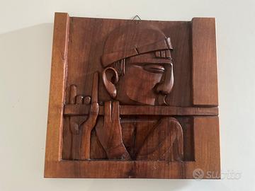 Tavoletta scolpita in legno
