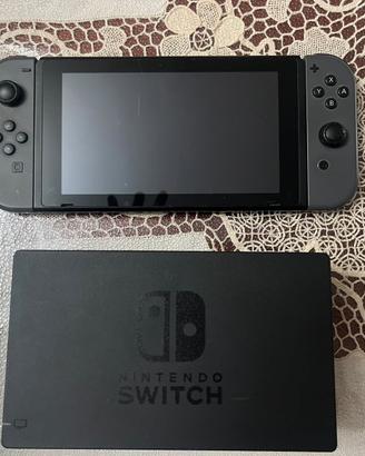 Nintendo Switch usata+ Mario Kart 8 Deluxe