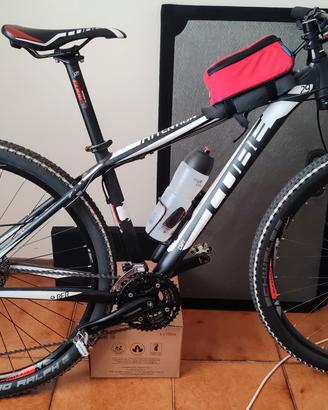 Bici Mountain Bike CUBE  29