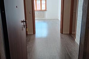 Zona centro; ampio alloggio con doppi servizi