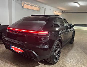Porsche Macan Ev