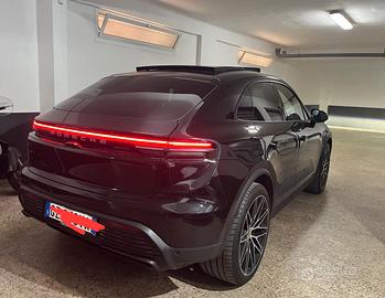 Porsche Macan Ev