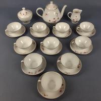 Servizio da tè, bianco con motivi dorati