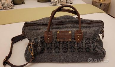 Borsa da viaggio Originale WOOLRICH in lana.