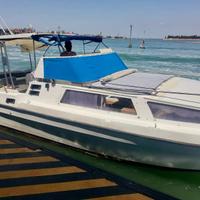 Natante semicabinato linea d'asse