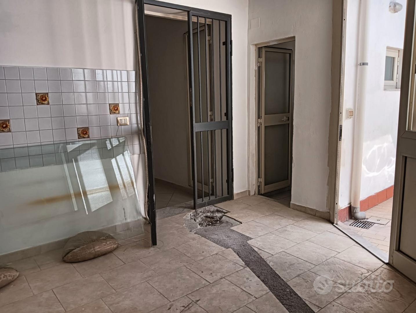 Giarre centro, bottega in via Callipoli - Vista 5