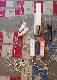Nintendo Wii+2 Joysticks/telecomandi+2 custodie