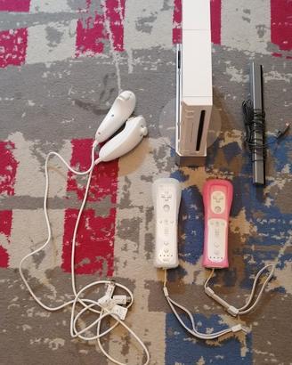Nintendo Wii+2 Joysticks/telecomandi+2 custodie