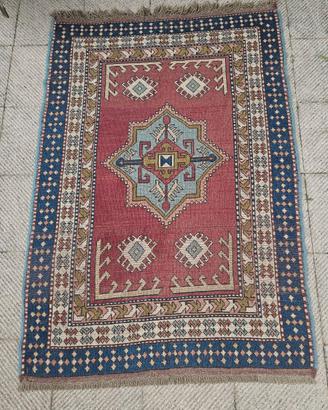 Tappeto vintage decorato