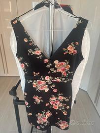 Abito nero a fiori