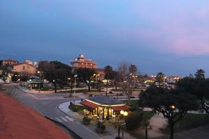 Tonfano mare dietro l angolo