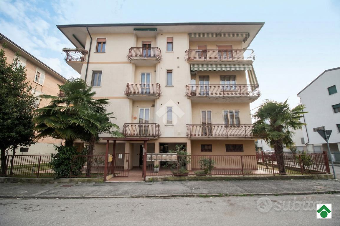 4 LOCALI A VICENZA