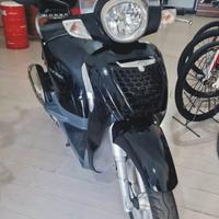 Aprilia Scarabeo 125 - 2010