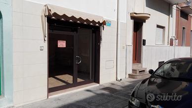 Locale commerciale per uffico, negozio