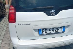 Peugeot 5008 2011
