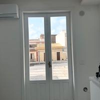 2 portafinestre APPENA VERNICIATE PER INTERNI