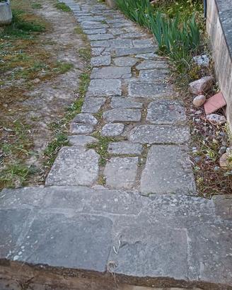 Pietre antiche, circa 30 mt lineari,