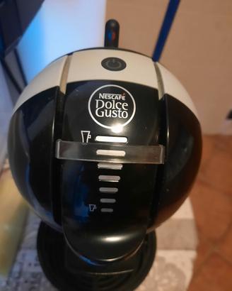 macchina di caffè Dolcè gusto 