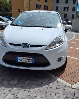 Ford Fiesta 1.4 TDCi 68CV 3 porte Titanium
