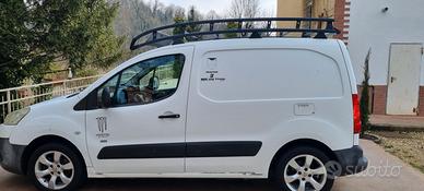 Veicolo peugeot partner