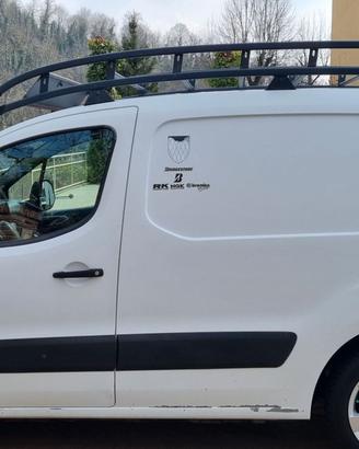 Veicolo peugeot partner