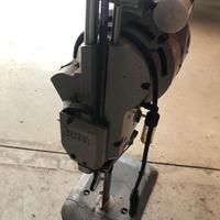Taglierina verticale per tessuti MACK KM