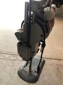 Taglierina verticale per tessuti MACK KM