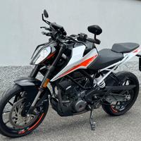 Duke 390 2021