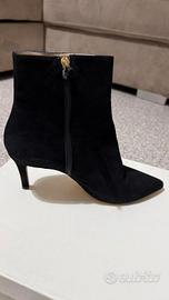 Stivaletti in camoscio