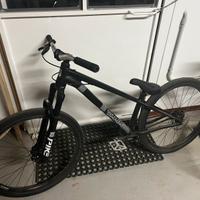 Dirt jump commencal da slopestyle