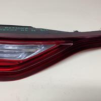 FANALE POSTERIORE SX A LED INTEGRATO NEL PORTELLON
