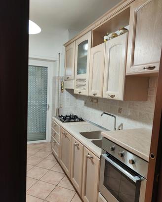 Cucina artigianale in legno massello