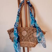 borsa in paglia con foulard 