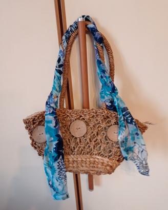 borsa in paglia con foulard 