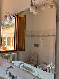 Grande specchio con applique