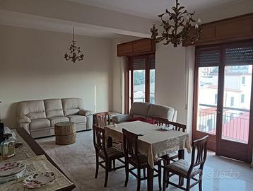 Intero palazzo con due appartamenti