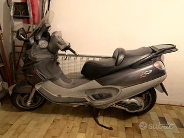 Scooter Piaggio X9 500