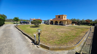 Villa con e dependance con terreno