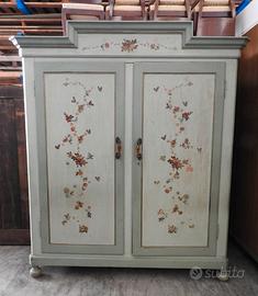 Armadio laccato veneziano